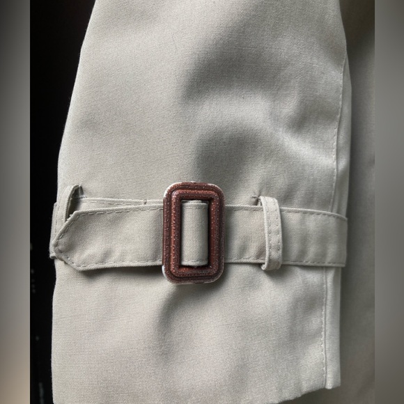 Trench coat - Picture 8 of 11